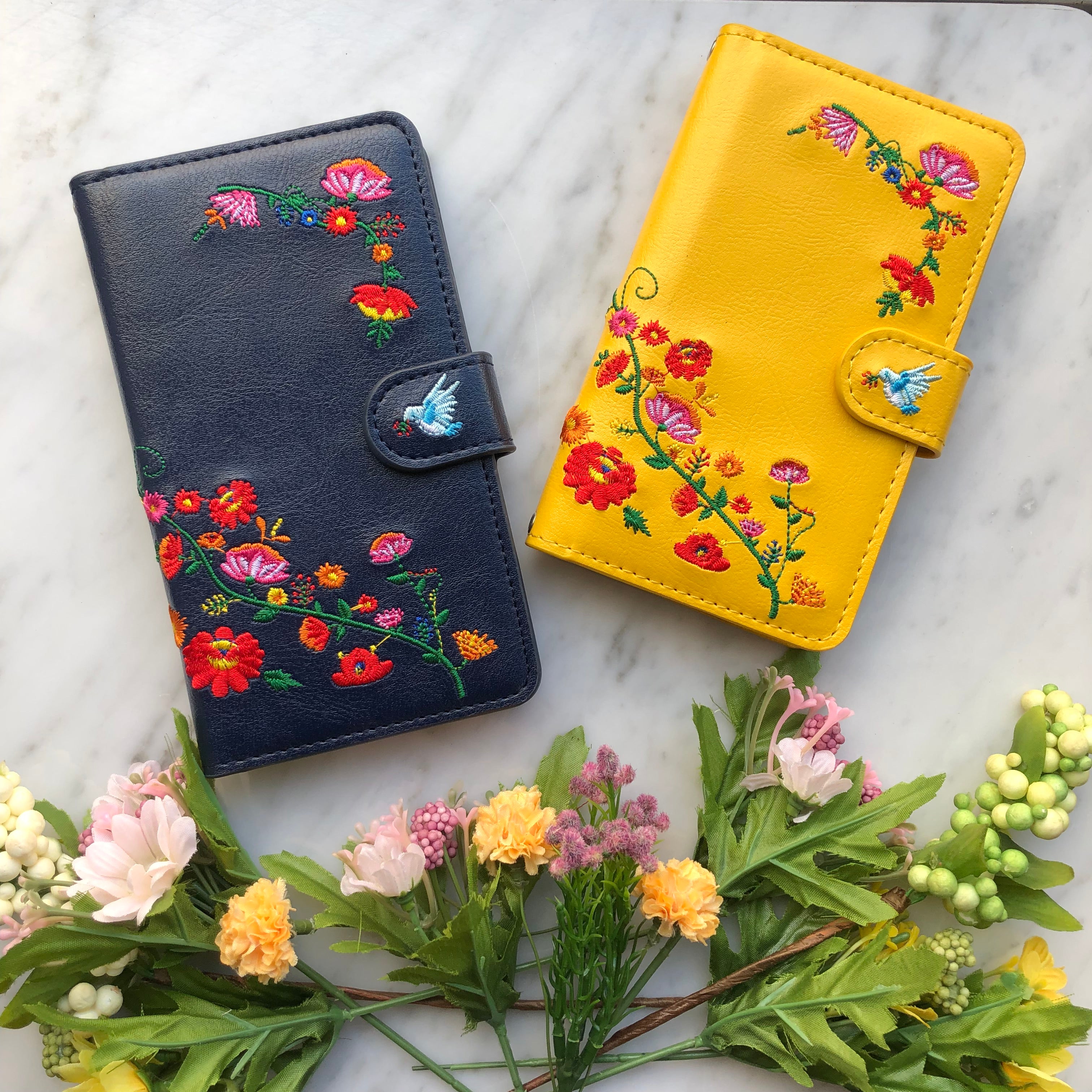 【ルイショップ】 花 刺繍 手帳型 スマホケース iPhone シリーズ 対応